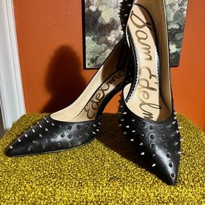 Sam Edelman Black Leather Spiked Pointed-Toe Pumps, size 10
